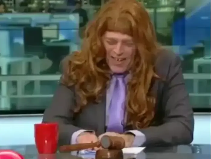 אראל סג"ל מחקה את סתיו שפיר. מרץ 2016 (צילום מסך) אראל סג"ל מחקה את סתיו שפיר. מרץ 2016 (צילום מסך)
