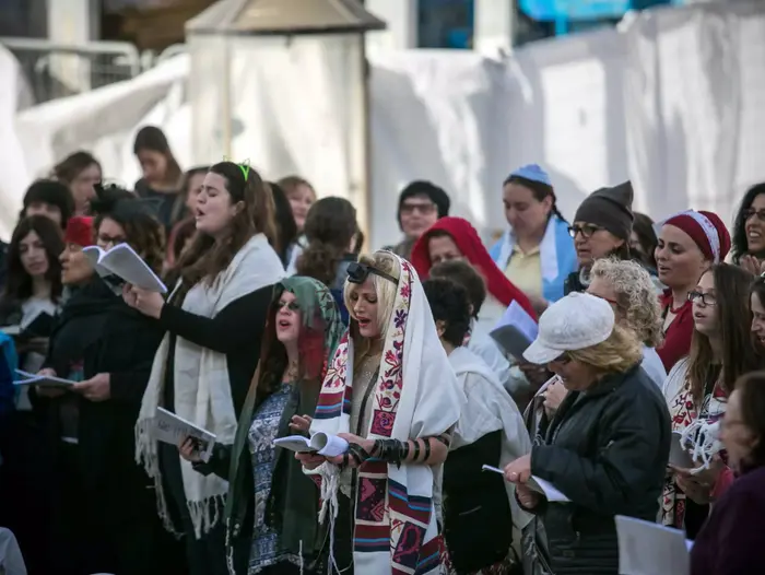נשות הכותל בתפילת ראש חודש אדר (נועם מושקוביץ) נשות הכותל בתפילת ראש חודש אדר (נועם מושקוביץ)