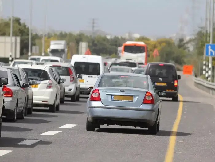 כביש 89 סמוך למרכז הרפואי לגליל. מרץ 2016 (אדריאן הרבשטיין) כביש 89 סמוך למרכז הרפואי לגליל. מרץ 2016 (אדריאן הרבשטיין)