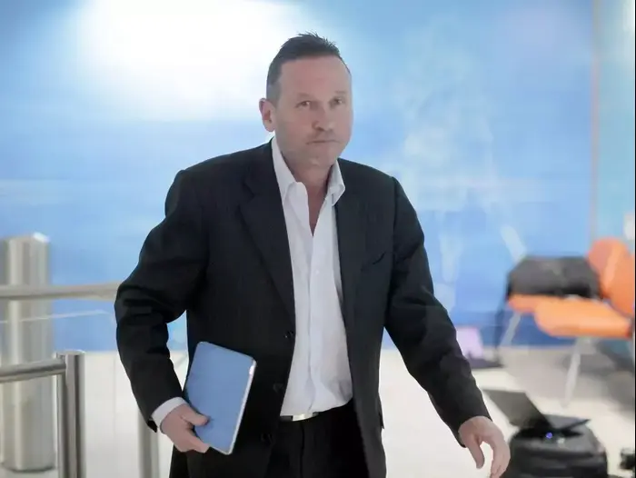 אבנר קופל בוועדת האיתור (יוסי ציפקיס) אבנר קופל בוועדת האיתור (יוסי ציפקיס)