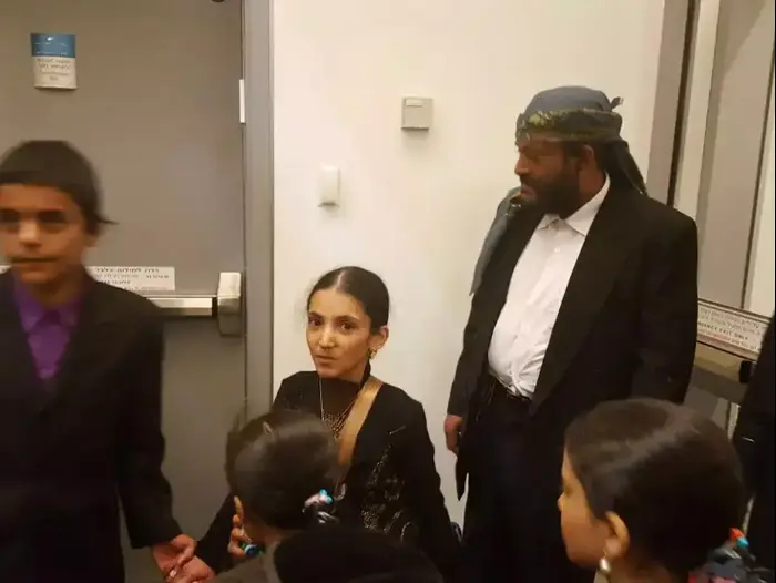 עולים יהודים מתימן שעלו במסגרת מבצע 'מקצה תימן', נמל התעופה בן גוריון. 20 במרץ 2016 (מערכת וואלה! NEWS , אריאל די פורטו - הסוכנות היהודית)