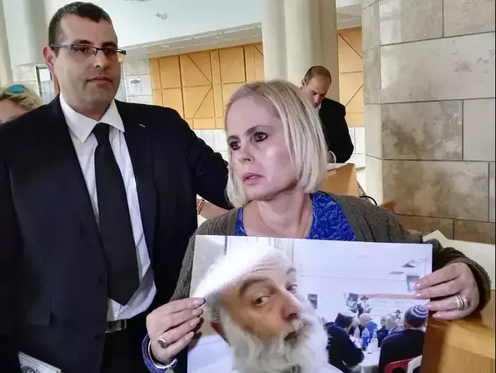 הנאשם ברצח אביתר קייטץ בבית המשפט המחוזי נצרת. 21 במרץ 2016 (שלומי גבאי , צולם על ידי שלומי גבאי באמצעות סמארטפון של וואווי Huawei) הנאשם ברצח אביתר קייטץ בבית המשפט המחוזי נצרת. 21 במרץ 2016 (שלומי גבאי , צולם על ידי שלומי גבאי באמצעות סמארטפון של וואווי Huawei)