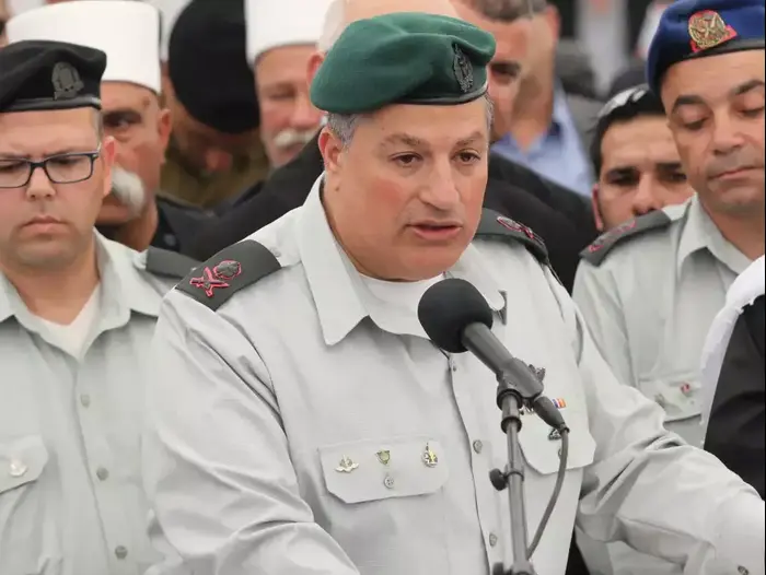 מתאם פעולות הממשלה בשטחים אלוף יואב מרדכי, הלוויית תא"ל מוניר עמאר, כפר ג?וליס. 27 במרץ 2016 (אדריאן הרבשטיין) מתאם פעולות הממשלה בשטחים אלוף יואב מרדכי, הלוויית תא"ל מוניר עמאר, כפר ג?וליס. 27 במרץ 2016 (אדריאן הרבשטיין)
