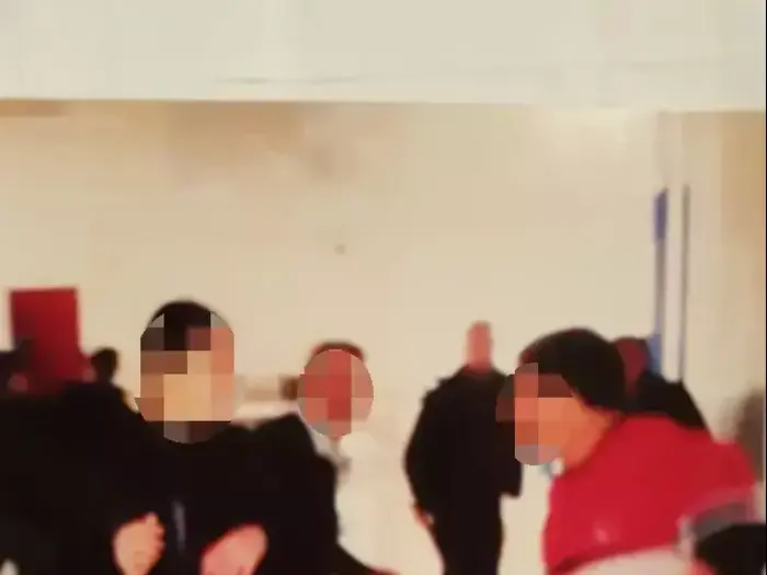 מורים בבית ספר מאיימים במקלות על תלמידים (מערכת וואלה! NEWS) מורים בבית ספר מאיימים במקלות על תלמידים (מערכת וואלה! NEWS)