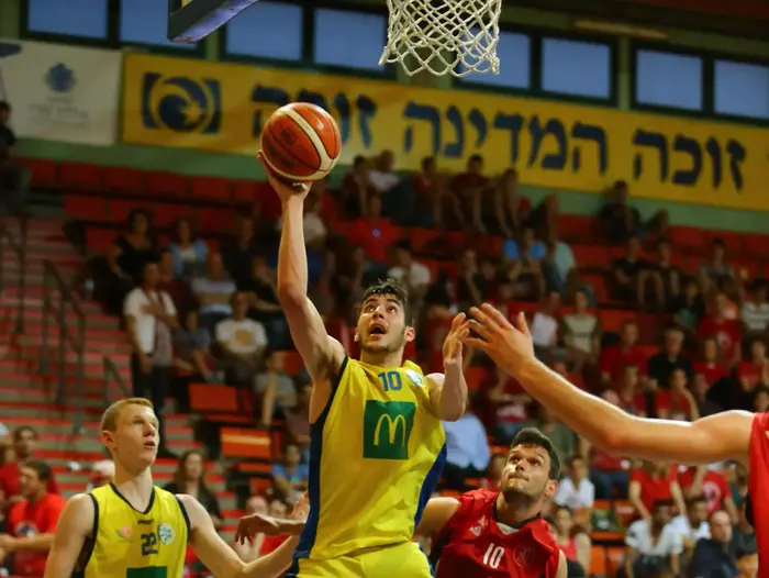 יובל זוסמן, מכבי תל אביב (לירון מולדובן ) יובל זוסמן, מכבי תל אביב (לירון מולדובן )