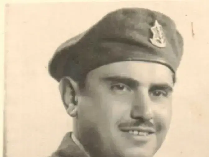 סב החיילים מיה וד' במהלך שירותו בצה"ל (סריקה , באדיבות המרואיינים) סב החיילים מיה וד' במהלך שירותו בצה"ל (סריקה , באדיבות המרואיינים)
