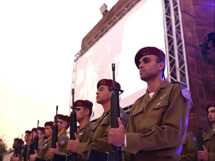 עצרת יום הזכרון לשואה ולגבורה, יד ושם ירושלים. מאי 2016 (נועם מושקוביץ) עצרת יום הזכרון לשואה ולגבורה, יד ושם ירושלים. מאי 2016 (נועם מושקוביץ)