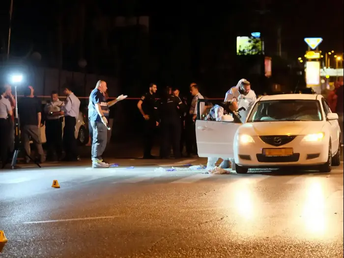 זירת החיסול בתל אביב. 7 במאי 2016 (יותם רונן) זירת החיסול בתל אביב. 7 במאי 2016 (יותם רונן)