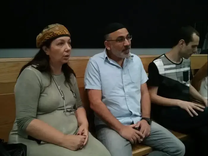 הוריו של אלמוג שילוני בהקראת גזר הדין של רוצחו בית המשפט המחוזי תל אביב (אבי כהן) הוריו של אלמוג שילוני בהקראת גזר הדין של רוצחו בית המשפט המחוזי תל אביב (אבי כהן)