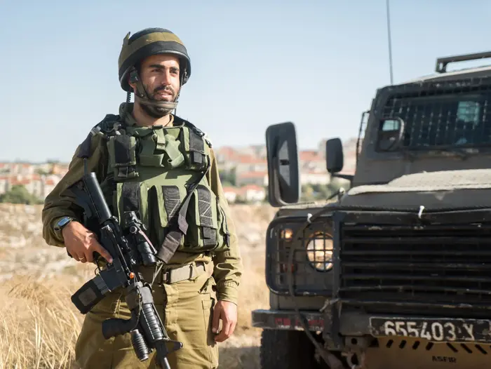 סרן עדיאל יום טוב, מפקד פלוגת ברק בגדוד תבור, מחסום חיזמא בבנימין. יוני 2016 (דובר צה"ל) סרן עדיאל יום טוב, מפקד פלוגת ברק בגדוד תבור, מחסום חיזמא בבנימין. יוני 2016 (דובר צה"ל)