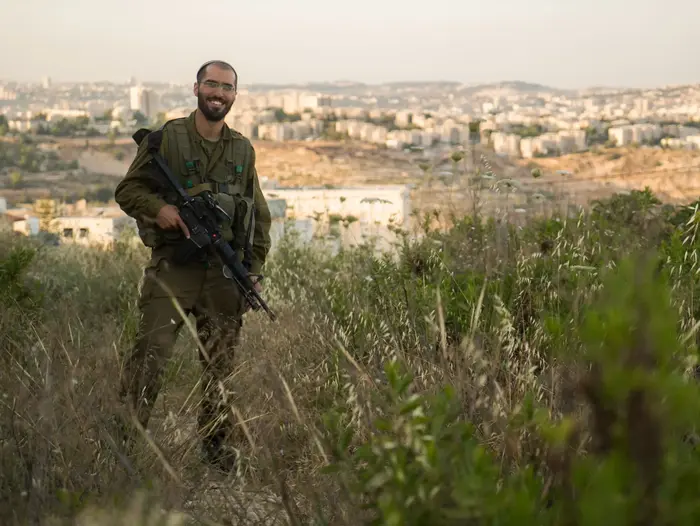 רס"ל (במיל') מתן שלום בוזגלו, לוחם בגדוד 89, שכונת הר גילה. יוני 2016דובר (דובר צה"ל) רס"ל (במיל') מתן שלום בוזגלו, לוחם בגדוד 89, שכונת הר גילה. יוני 2016דובר (דובר צה"ל)