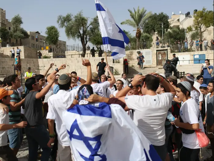 מצעד הדגלים המסורתי של יום ירושלים שער שכם (נועם מושקוביץ) מצעד הדגלים המסורתי של יום ירושלים שער שכם (נועם מושקוביץ)
