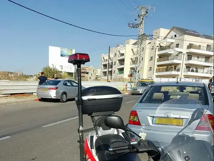 תאונה שבה נפצע באורח בינוני עד קשה ילד בן 11 ביישוב רכסים שליד חיפה. 5 ביוני 2016 (מד"א , דוברות מד"א) תאונה שבה נפצע באורח בינוני עד קשה ילד בן 11 ביישוב רכסים שליד חיפה. 5 ביוני 2016 (מד"א , דוברות מד"א)