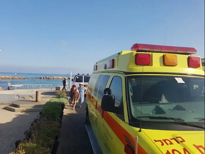 זירת טביעה בחוף בת גלים, חיפה (מד"א) זירת טביעה בחוף בת גלים, חיפה (מד"א)