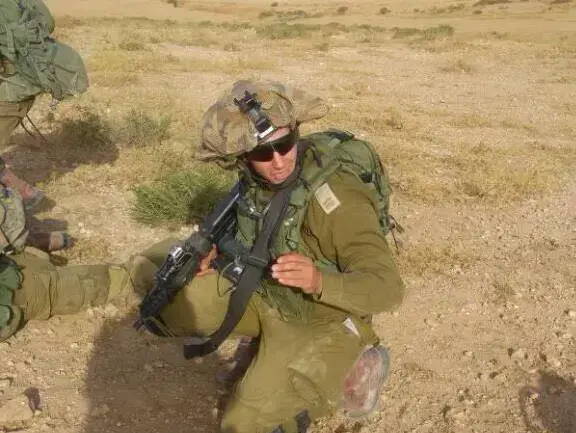 סרן איתמר אביצור מ"פ בחטיבת הנח"ל (דובר צה"ל) סרן איתמר אביצור מ"פ בחטיבת הנח"ל (דובר צה"ל)