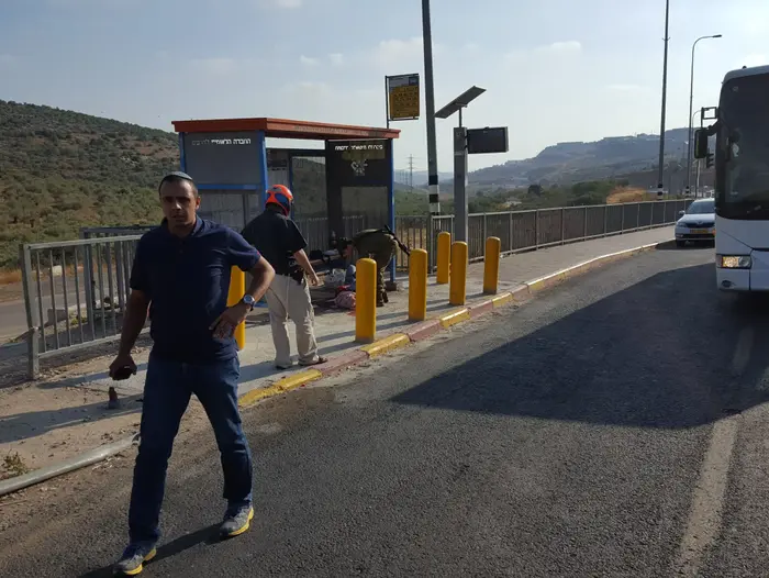 זירת ניסיון פיגוע דקירה בצומת גיתי אבישר, 5 ביולי 2016 (תצפית TPS , אבי אדרי) זירת ניסיון פיגוע דקירה בצומת גיתי אבישר, 5 ביולי 2016 (תצפית TPS , אבי אדרי)