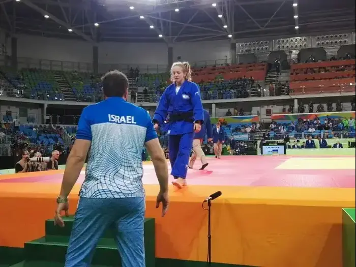 שירה ראשוני ג'ודוקא ישראלית אחרי הפסד בריו (ספק 500 , פז חסדאי) שירה ראשוני ג'ודוקא ישראלית אחרי הפסד בריו (ספק 500 , פז חסדאי)