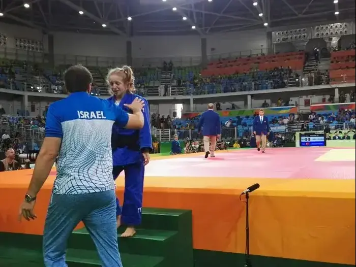 שירה ראשוני ג'ודוקא ישראלית אחרי הפסד בריו (ספק 500 , פז חסדאי) שירה ראשוני ג'ודוקא ישראלית אחרי הפסד בריו (ספק 500 , פז חסדאי)