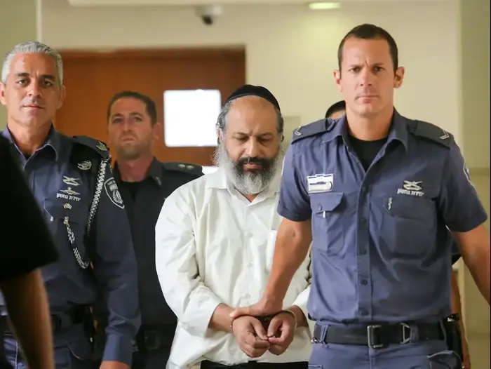 הגשת כתב אישום נגד אלון שמיר - מואשם בהטרדה מינית של מטופלות מחוזי ירושלים (נועם מושקוביץ) הגשת כתב אישום נגד אלון שמיר - מואשם בהטרדה מינית של מטופלות מחוזי ירושלים (נועם מושקוביץ)
