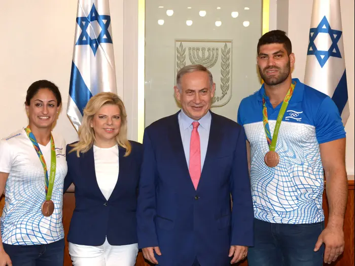 ביבי נתניהו עם אורי ששון ירדן ג'רבי (לשכת העיתונות הממשלתית , עמוס בן גרשום) ביבי נתניהו עם אורי ששון ירדן ג'רבי (לשכת העיתונות הממשלתית , עמוס בן גרשום)