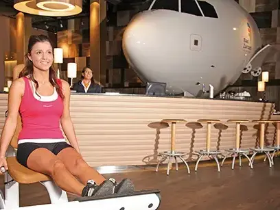 כושר בנמל התעופה של ציריך (צילום מסך) כושר בנמל התעופה של ציריך (צילום מסך)