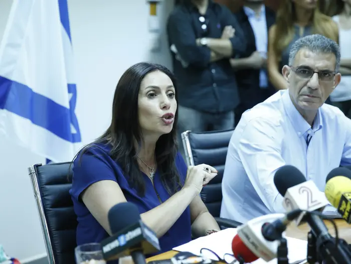 שרת התרבות מירי רגב במסיבת עיתונאים לאחר טקס פרסי אופיר (מגד גוזני) שרת התרבות מירי רגב במסיבת עיתונאים לאחר טקס פרסי אופיר (מגד גוזני)