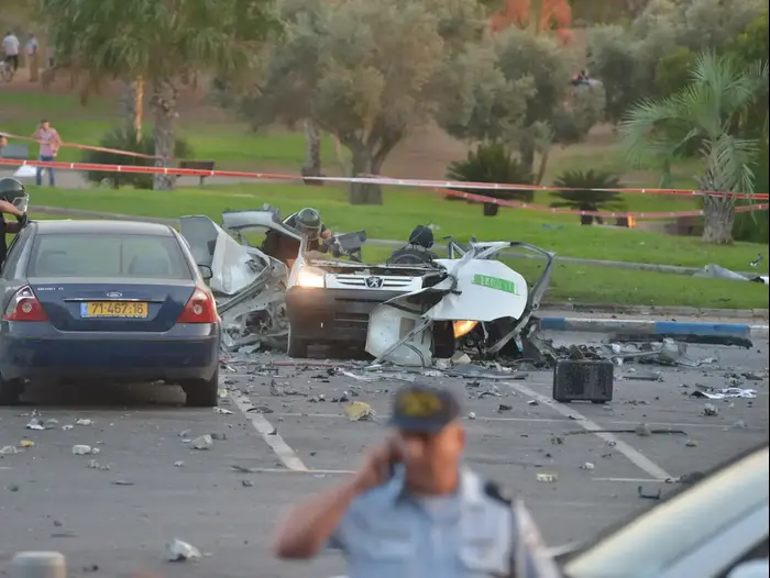 גבר נהרג בפיצוץ כלי רכב בשכונת יד אליהו שבדרום תל אביב, 16 באוקטובר 2016 (ניב אהרונסון) גבר נהרג בפיצוץ כלי רכב בשכונת יד אליהו שבדרום תל אביב, 16 באוקטובר 2016 (ניב אהרונסון)