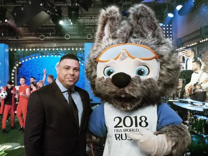 זאביבקה הקמע החדש של מונדיאל 2018 עם רונאלדו הברזילאי (GettyImages) זאביבקה הקמע החדש של מונדיאל 2018 עם רונאלדו הברזילאי (GettyImages)