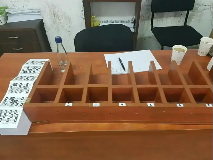 מרכז הימורים בקריות שנסגר בידי המשטרה, אוקטובר 2016 (חטיבת דובר המשטרה) מרכז הימורים בקריות שנסגר בידי המשטרה, אוקטובר 2016 (חטיבת דובר המשטרה)