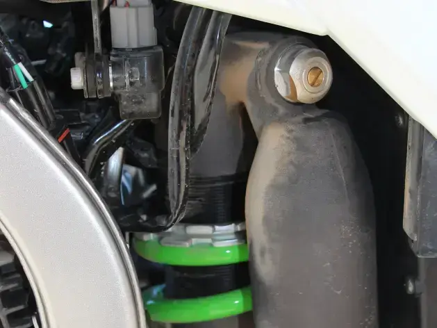 קוואסאקי KLX במבחן (ניר בן טובים , ראובן סביו) קוואסאקי KLX במבחן (ניר בן טובים , ראובן סביו)