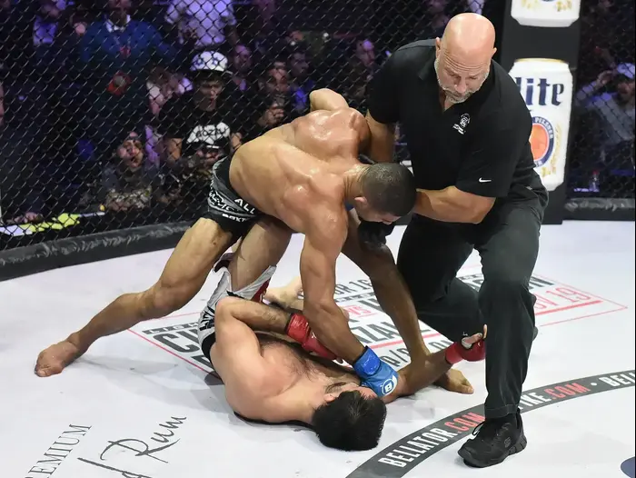 דגלאס לימה לוחם MMA ברזילאי מול אנדריי קורשקוב, לוחם MMA רוסי (מערכת וואלה! NEWS , Bellator MMA)