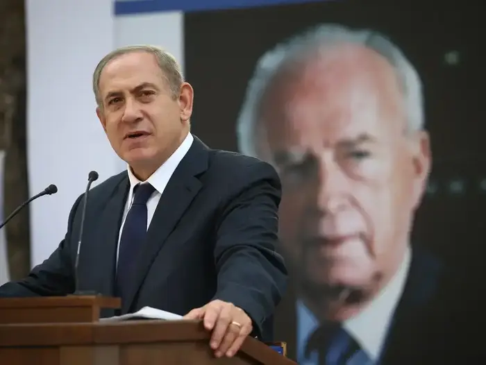 ראש הממשלה בנימין נתניהו בטקס האזכרה הממלכתי לרצח יצחק רבין, הר הרצל ירושלים, 13 בנובמבר 2016 (פול צלמים , ידיעות אחרונות, אוהד צויגנברג) ראש הממשלה בנימין נתניהו בטקס האזכרה הממלכתי לרצח יצחק רבין, הר הרצל ירושלים, 13 בנובמבר 2016 (פול צלמים , ידיעות אחרונות, אוהד צויגנברג)