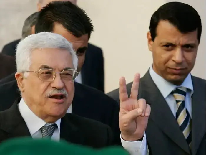 אבו מאזן ומוחמד דחלאן, רמאללה. פברואר 2015 (AP) אבו מאזן ומוחמד דחלאן, רמאללה. פברואר 2015 (AP)