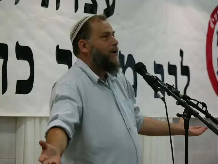 בנצי גופשטיין בעצרת לזכר הרב מאיר כהנא בירושלים, 17 בנובמבר 2016 (ספק 500 , ערוץ 7
אלירן אהרון) בנצי גופשטיין בעצרת לזכר הרב מאיר כהנא בירושלים, 17 בנובמבר 2016 (ספק 500 , ערוץ 7
אלירן אהרון)