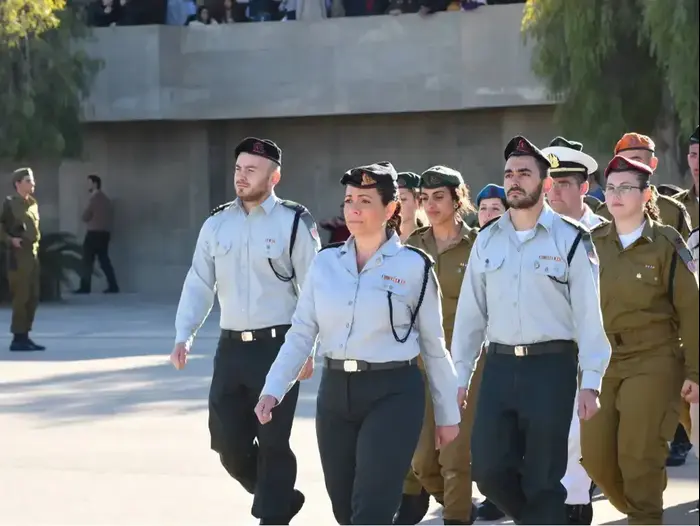 סא"ל לירון דונל שהועלה לדרגת אל"ם בתפקיד מפקדת גדוד ארז בבה"ד 1 (דובר צה"ל) סא"ל לירון דונל שהועלה לדרגת אל"ם בתפקיד מפקדת גדוד ארז בבה"ד 1 (דובר צה"ל)