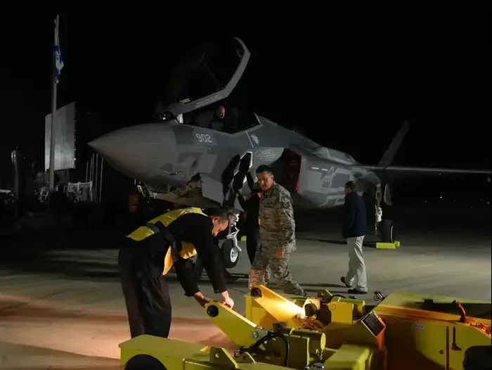 מטוס ה-F-35, בסיס נבטים, 12 בדצמבר 2016 (ראובן קסטרו) מטוס ה-F-35, בסיס נבטים, 12 בדצמבר 2016 (ראובן קסטרו)