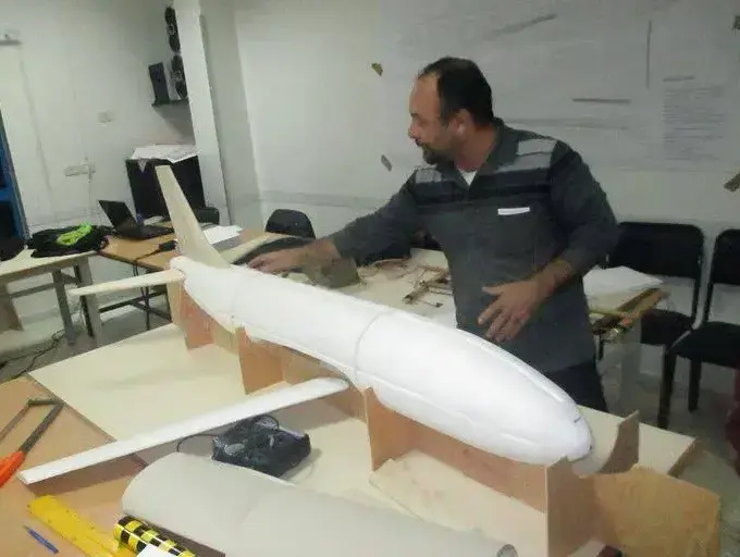 מוחמד א-זווארי, אזרח תוניסאי שנרצח וכלי תקשורת דיווחו שהמוסד התנקש בחייו בשל קשריו עם חמאס, דצמבר 2016 (צילום מסך , טוויטר) מוחמד א-זווארי, אזרח תוניסאי שנרצח וכלי תקשורת דיווחו שהמוסד התנקש בחייו בשל קשריו עם חמאס, דצמבר 2016 (צילום מסך , טוויטר)