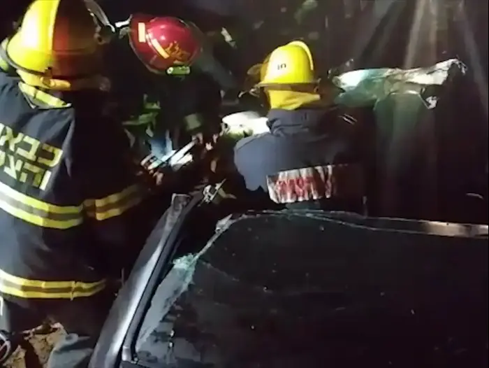 אישה נהרגה בתאונת דרכים בכניסה לכפר סולם; הנהג הפוגע הסגיר עצמו לידי משטרה (מערכת וואלה! NEWS) אישה נהרגה בתאונת דרכים בכניסה לכפר סולם; הנהג הפוגע הסגיר עצמו לידי משטרה (מערכת וואלה! NEWS)