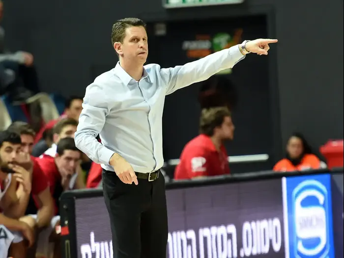 שרון אברהמי מאמן הפועל תל אביב (ברני ארדוב) שרון אברהמי מאמן הפועל תל אביב (ברני ארדוב)