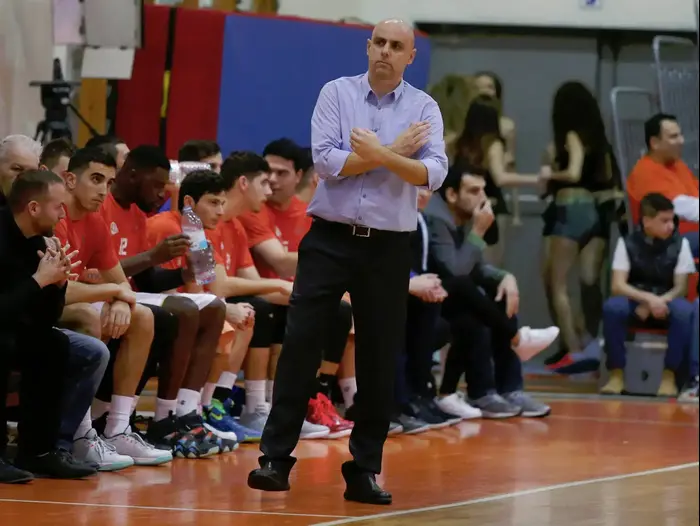 נדב זילברשטיין מאמן עירוני נס ציונה (איגוד הכדורסל , אלן שיבר)