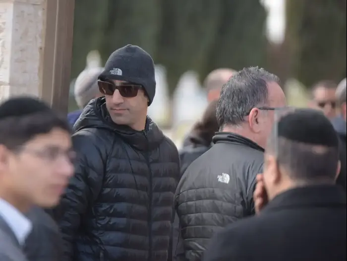 אורי בנאי, הלוויית מאיר בנאי (ניב אהרונסון) אורי בנאי, הלוויית מאיר בנאי (ניב אהרונסון)