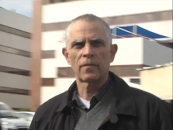 מו"ל "ידיעות אחרונות" הגיע לחקירה נוספת באזהרה במשרדי להב 433 (מאצ'י הוף ) מו"ל "ידיעות אחרונות" הגיע לחקירה נוספת באזהרה במשרדי להב 433 (מאצ'י הוף )
