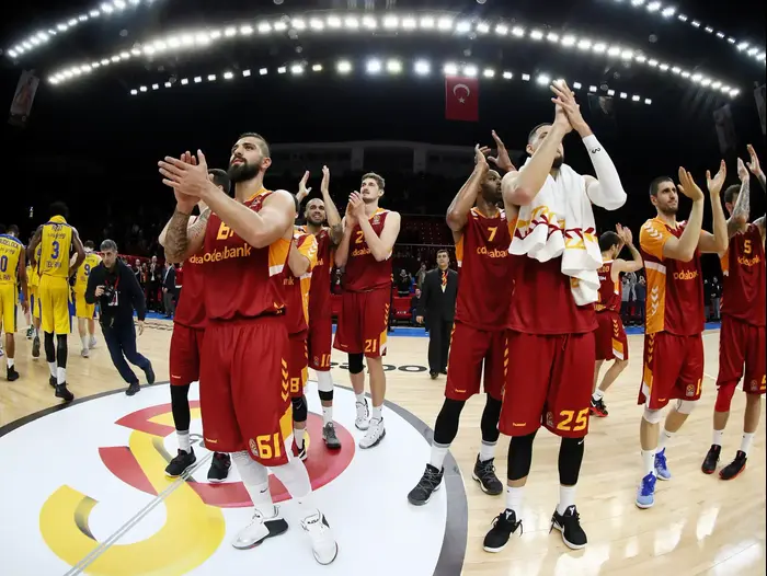 שחקני גלאטסראיי חוגגים (GettyImages) שחקני גלאטסראיי חוגגים (GettyImages)