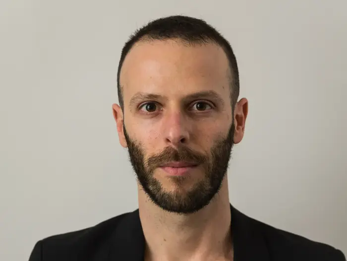 יונתן שגיב (יח"צ , מארק בלואר)
