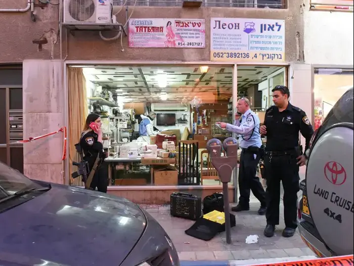 רחוב ברקוביץ' 4 בו נתפס מחבל שביצע פיגוע ירי ברחוב הברון הירש בפתח תקווה, 9 בפברואר 2017 (ראובן קסטרו) רחוב ברקוביץ' 4 בו נתפס מחבל שביצע פיגוע ירי ברחוב הברון הירש בפתח תקווה, 9 בפברואר 2017 (ראובן קסטרו)