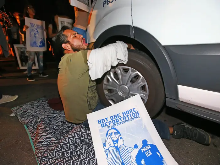 הפגנה באריזונה נגד גירוש המהגרת הבלתי חוקית גוואדלופ גרסיה דה ראיוס (AP)