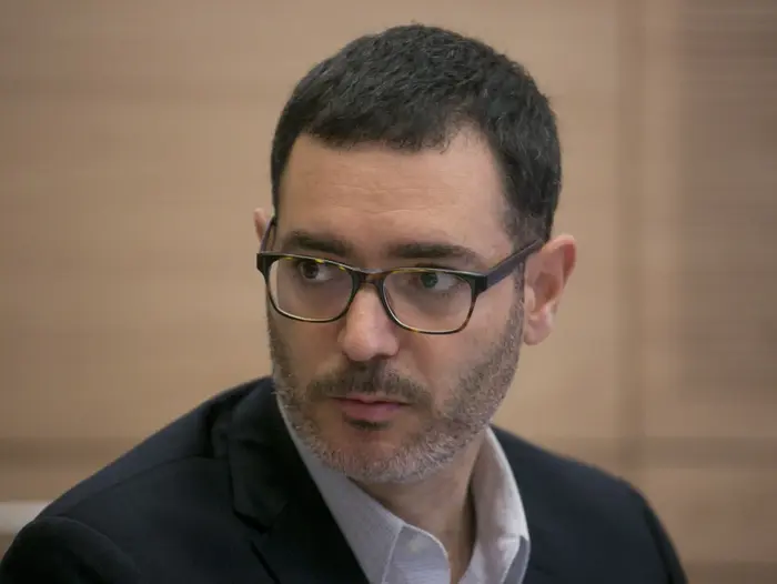 משה בר סימן טוב מנכ"ל משרד הבריאות בוועדת הרווחה והבריאות בכנסת, אוגוסט 2016 (מערכת וואלה! NEWS , אוליבייה פיטוסי) משה בר סימן טוב מנכ"ל משרד הבריאות בוועדת הרווחה והבריאות בכנסת, אוגוסט 2016 (מערכת וואלה! NEWS , אוליבייה פיטוסי)