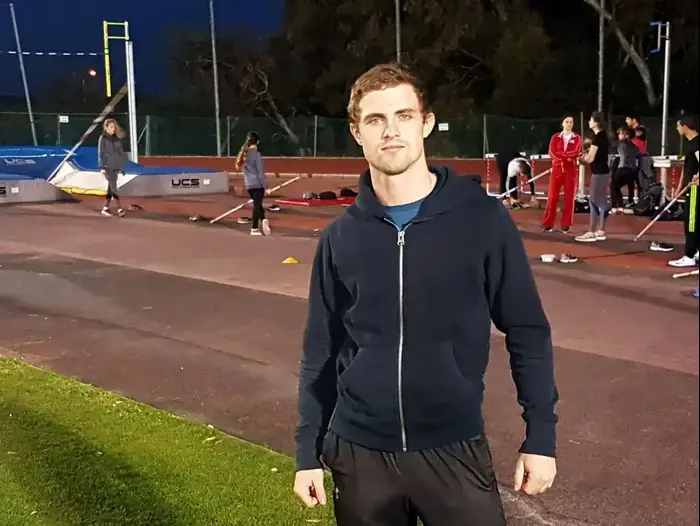 קופץ לרוחק מקסים קולסניקוב (אתר רשמי , אגודת לידר ירושלים) קופץ לרוחק מקסים קולסניקוב (אתר רשמי , אגודת לידר ירושלים)