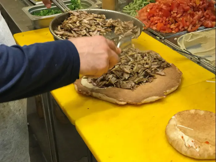 שיפודי הפינה (קובי רובין)