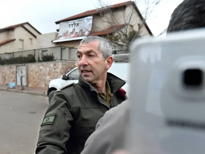 אלוף פיקוד מרכז רוני נומה, פינוי המאחז עופרה. 28 בפברואר 2017 (ראובן קסטרו) אלוף פיקוד מרכז רוני נומה, פינוי המאחז עופרה. 28 בפברואר 2017 (ראובן קסטרו)